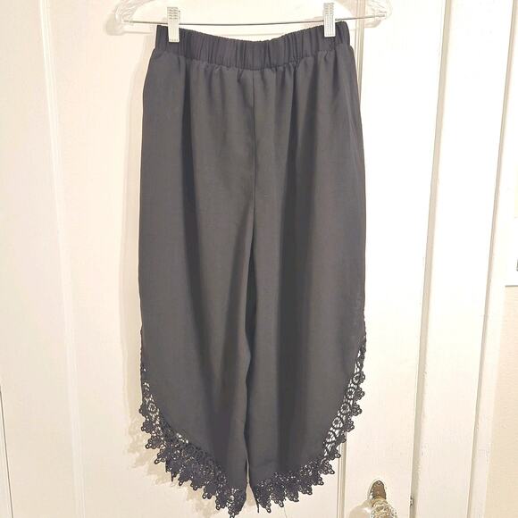 Cupshe Gaucho Pants Black Women's Med Boho Unique Design Lace Trim - Picture 2 of 7